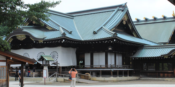 靖国神社拝殿